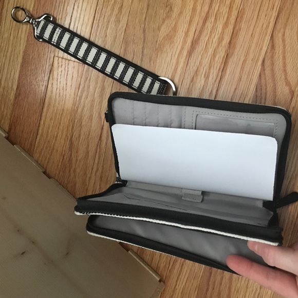 Thirty-One Perfect Cents Wallet & Key Fob - Picture 4 of 4